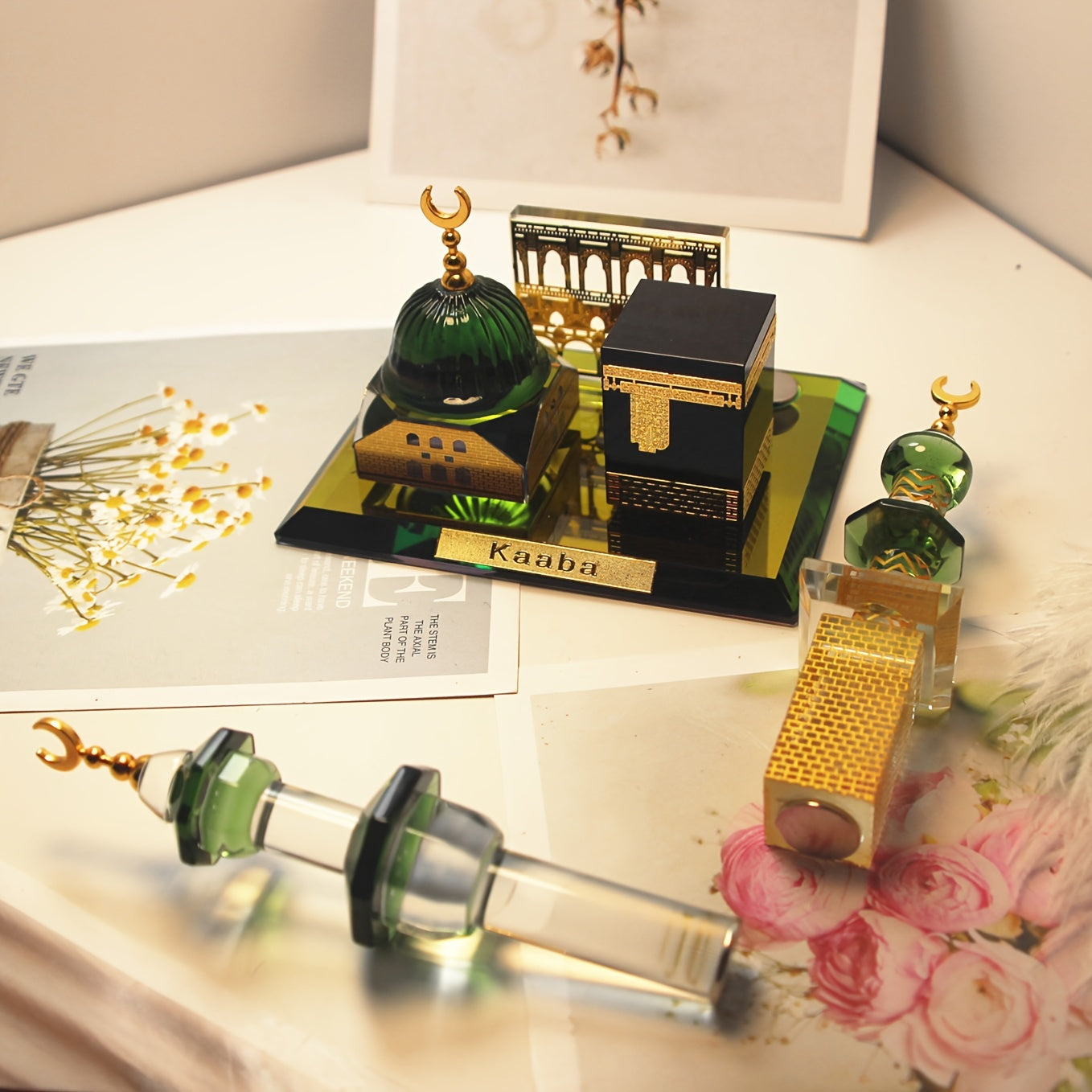 Classic Crystal Kaaba Model: A Beautiful Islamic Architecture Decoration for Your Desk